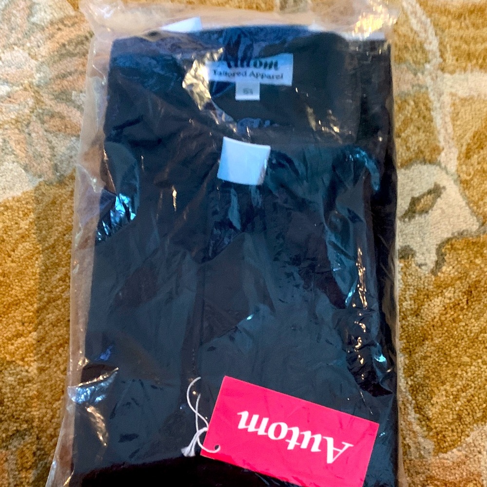 Classic Black Dress Shirt for Men
Short sleeve Minister shirt, white insert